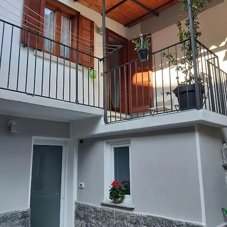 Hébergement de vacances Intero :casa D D Nuova Aperturahost Rosi Omegna
